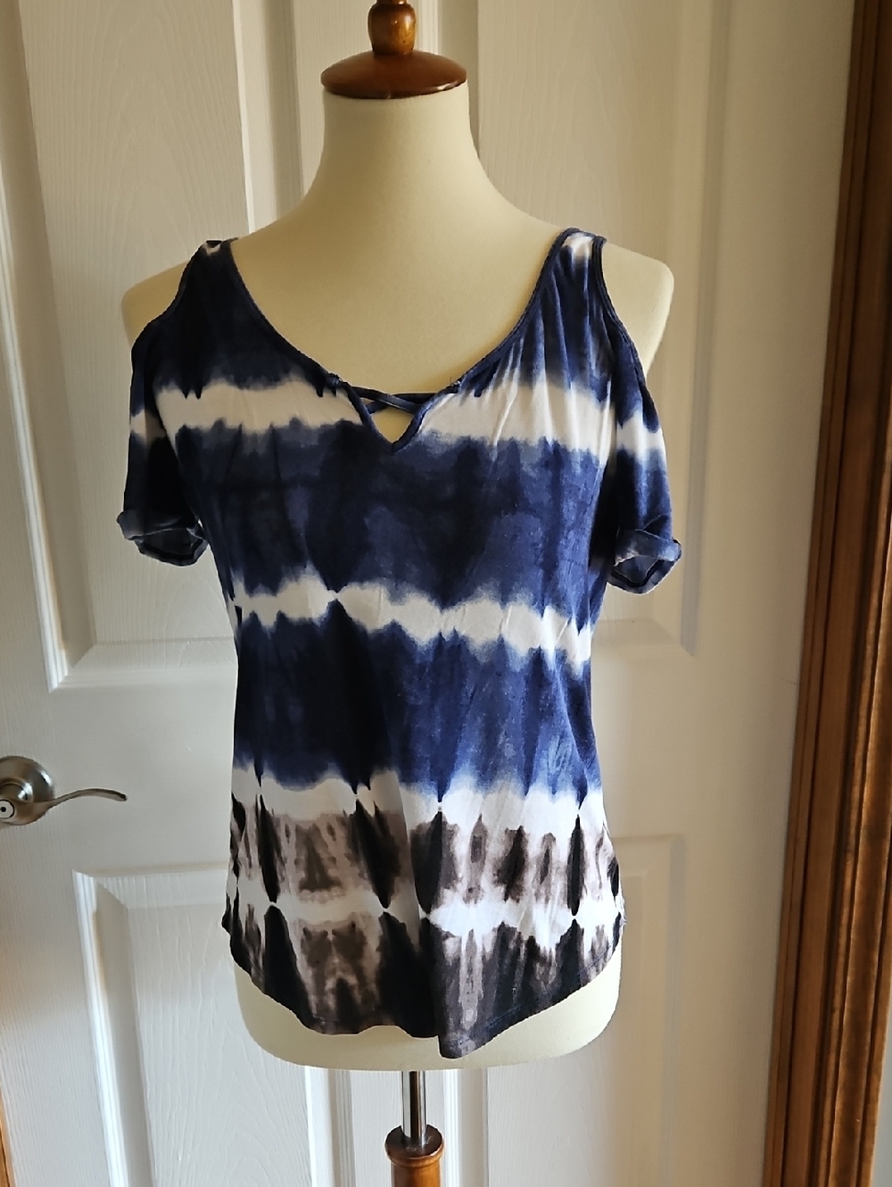 Rock & Republic Navy and White Tie-Dye Cold-Shoulder V-Neck Top